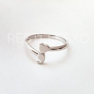 ❤ Heart Semicolon Ring